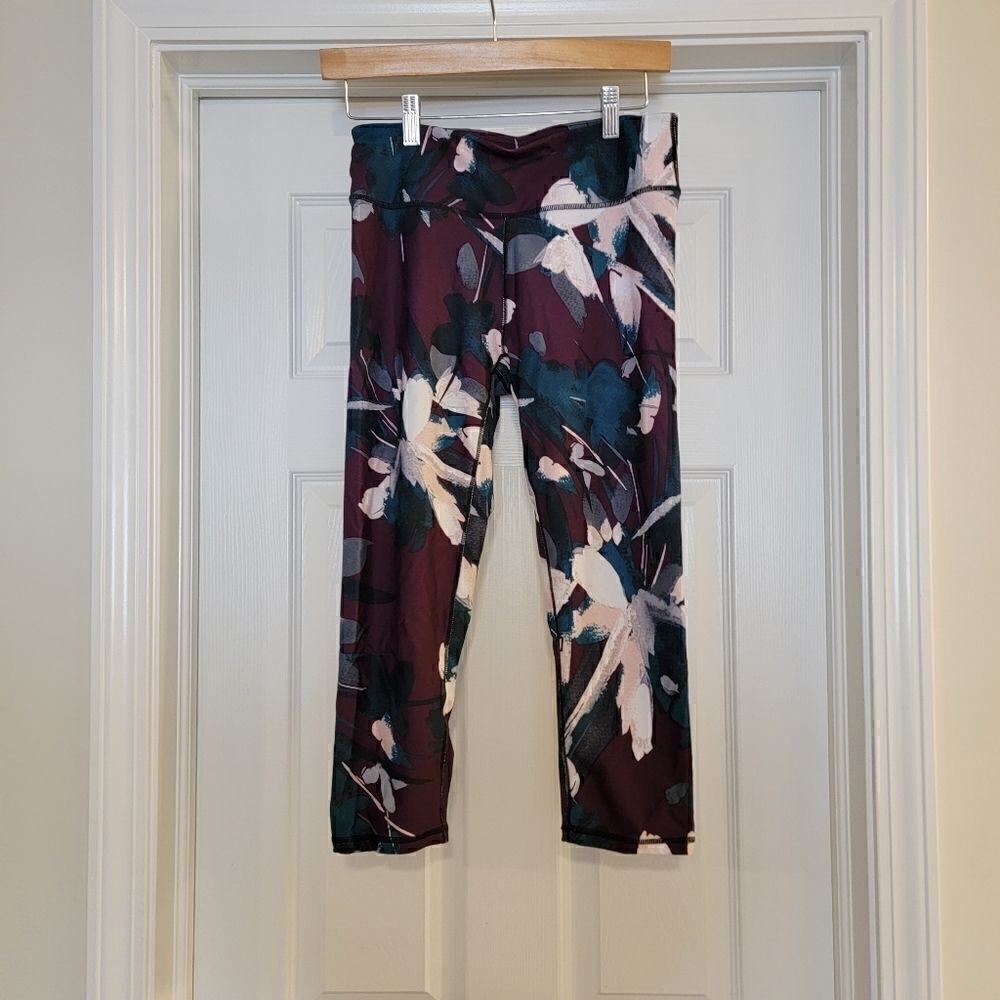 FABLETICS Abstract Floral print capri legging size medium